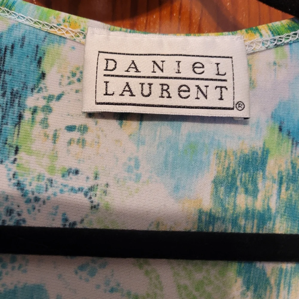 Any 2 for $20 2 small tops - Picture 6 of 10